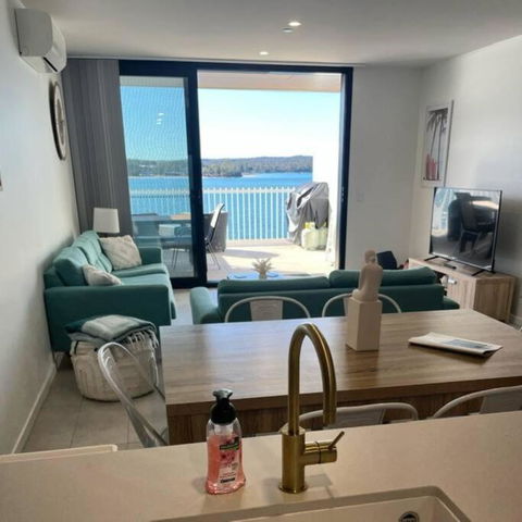 OHANA - SeaHome - Sydneys Hotel 1