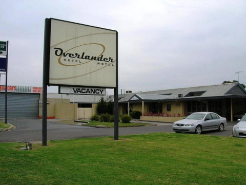 Overlander Hotel Motel - Sydneys Hotel 1