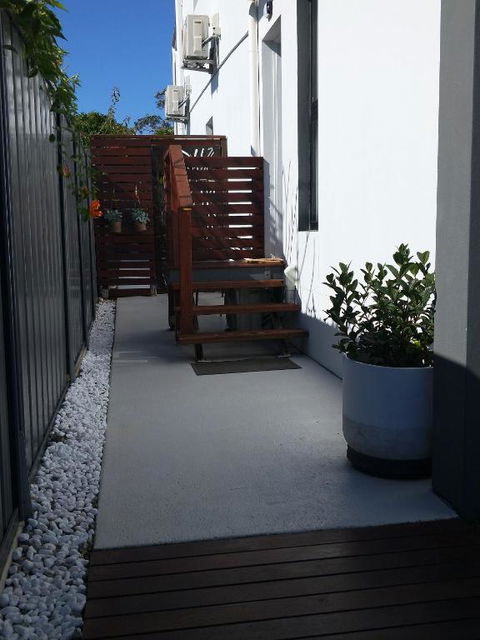 Pablos Retreat - Sydneys Hotel 2