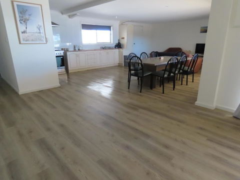 PACEYS PLACE - Sydneys Hotel 1