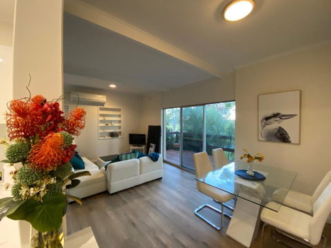 Panorama B&B - Sydneys Hotel 0