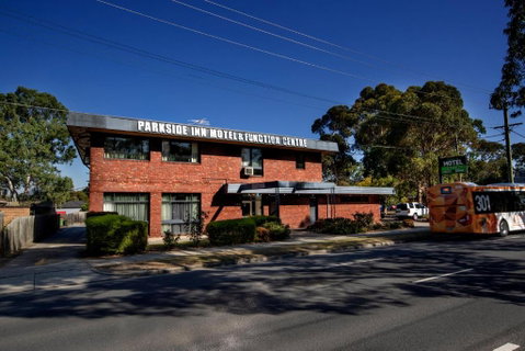 Parkside Inn Motel - Sydneys Hotel 0
