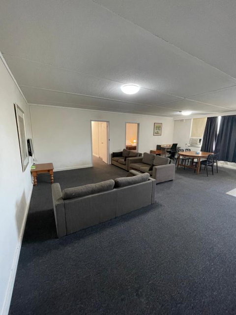 Parkside Inn Motel - Sydneys Hotel 2
