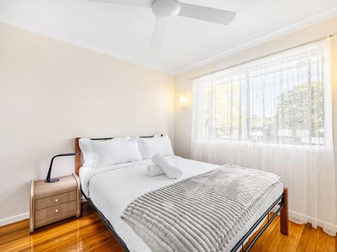 Peaceful 3BR Comfy Unit Sunnybank Near Everything - Sydneys Hotel 0