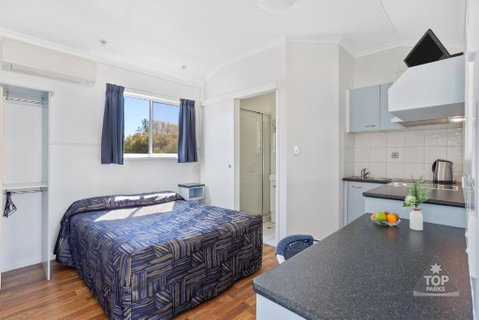 Pelican Rest Tourist Park - Sydneys Hotel 0