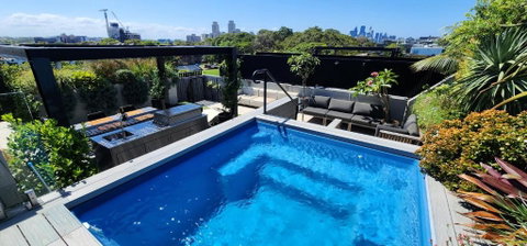 Penthouse Perfection With Private Rooftop Pool - Sydneys Hotel 0