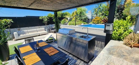 Penthouse Perfection With Private Rooftop Pool - Sydneys Hotel 2