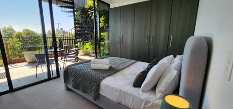 Penthouse Perfection With Private Rooftop Pool - Sydneys Hotel 3