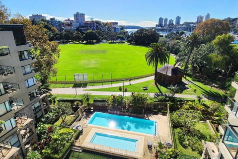 Penthouse With Private Terrace, Parking + 2 Pools - Sydneys Hotel 3