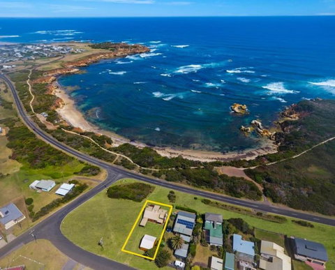 Peterborough Beach House - Sydneys Hotel 2