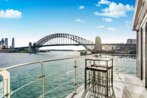 Phenomenal Harbour Bridge And Opera House Views! - Sydneys Hotel 0