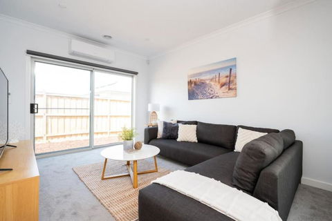 PIPER Modern Home Walk To Beach Shops Parks - Sydneys Hotel 3