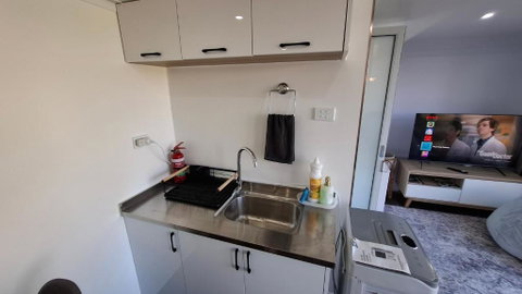 Pod Tiny Home - Sydneys Hotel 1