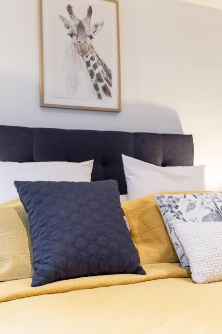 PORT MELBOURNE - A Stay At The Bay - Sydneys Hotel 3