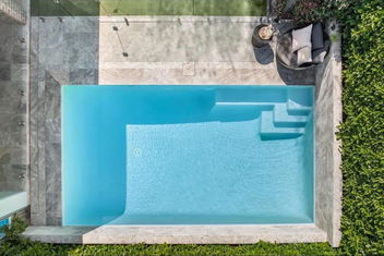 Quite Luxurious House With Pool 220m To Railway Station with Sydneys Hotel