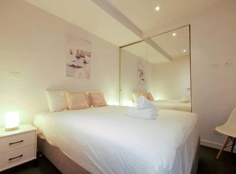 PR126-1 BR Comfy Stay Next To Station With FREE Parking - Sydneys Hotel 0