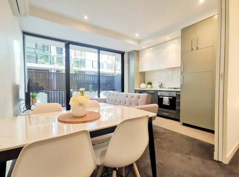 PR126-1 BR Comfy Stay Next To Station With FREE Parking - Sydneys Hotel 2