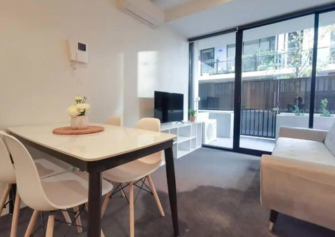 PR126-1 BR Comfy Stay Next To Station With FREE Parking - Sydneys Hotel 3