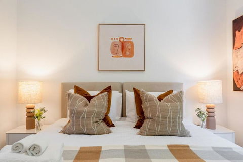 Prahran Timeless & Modern Haven, With Parking - Sydneys Hotel 3