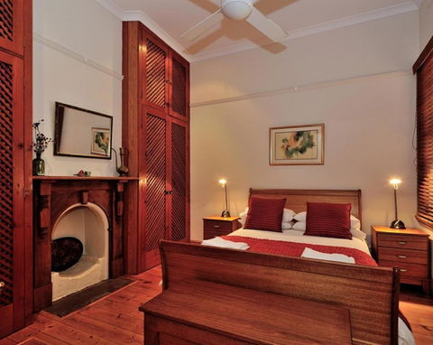 Pure Gold - Heritage 2 Bedroom Terraced Cottage - Sydneys Hotel 2