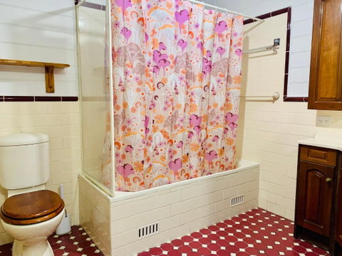 Quarryman Cottage @ 102 - Sydneys Hotel 2