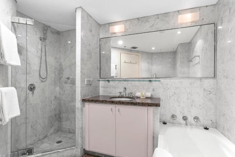 Quay West 2302 Self-Catering - Sydneys Hotel 2