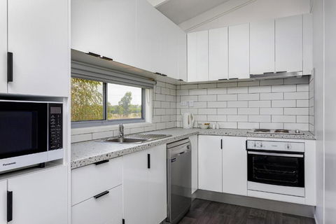 RACV Cobram Resort - Sydneys Hotel 3