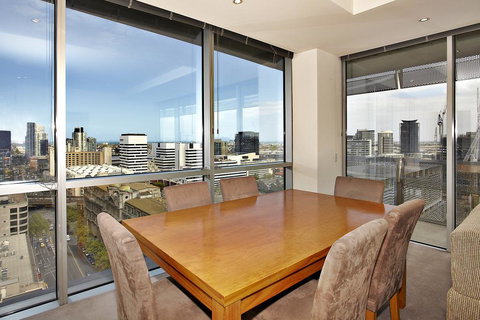 Astra Apartments Melbourne - Sydneys Hotel 1
