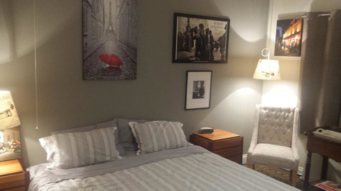 Aura Of The Dandenongs - Sydneys Hotel 2