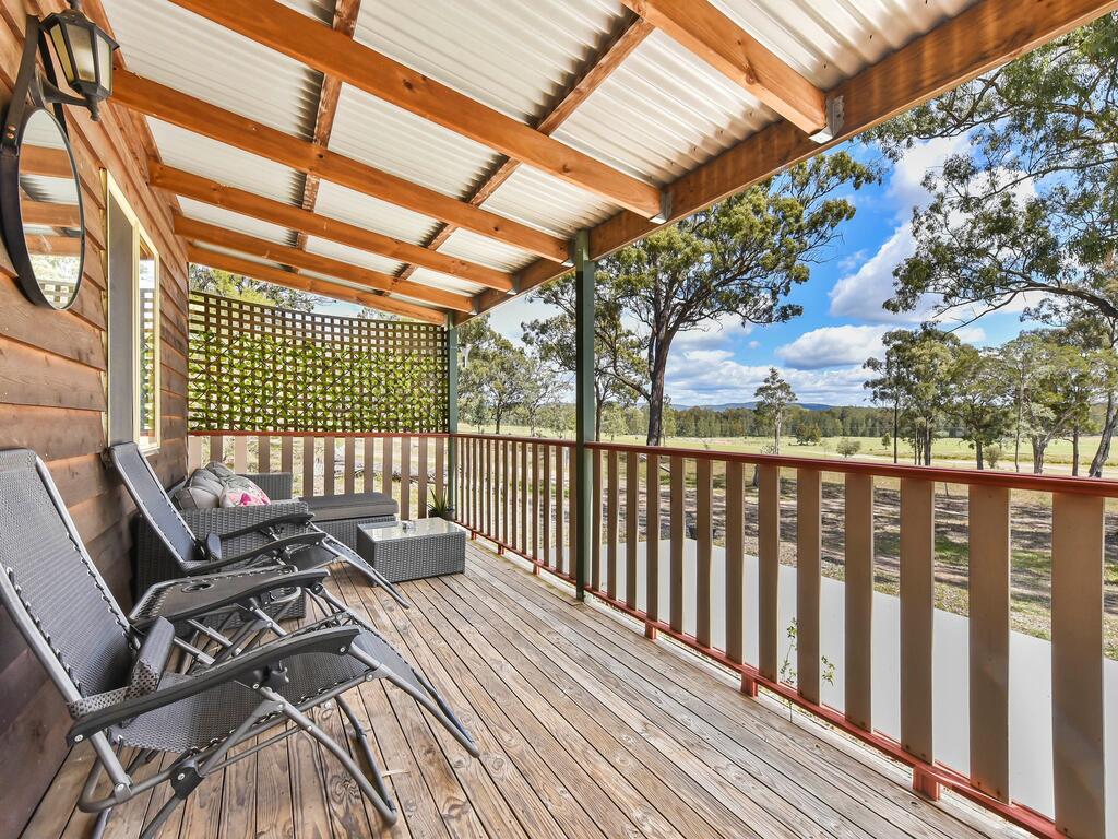 Ellalong NSW Sydneys Hotel