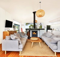 Ayana Beach House - Pet Friendly - Opposite Beach - Sydneys Hotel