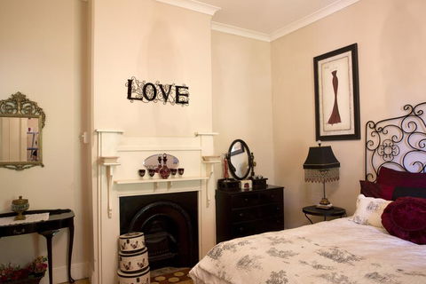 Azalea Cedar-Rose Barossa Valley Villa - Sydneys Hotel 2