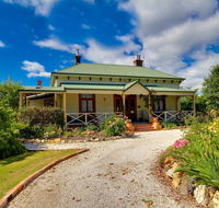 B  B at Winterbrook - Sydneys Hotel