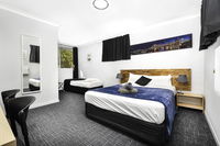 Book Bald Hills Accommodation Vacations Sydneys Hotel Sydneys Hotel