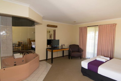 Balranald Motor Inn - Sydneys Hotel 1