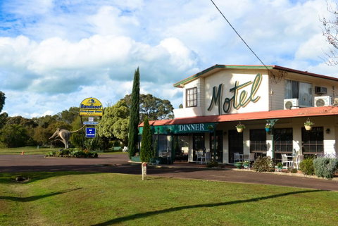 Bandicoot Motor Inn Hamilton - Sydneys Hotel 0