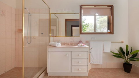 Bannister 49 - Neptune's Way - Sydneys Hotel 2