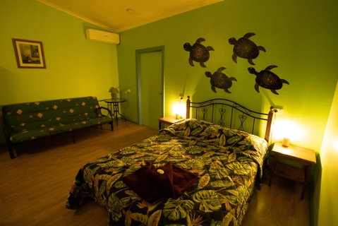 Banyan Tree - Sydneys Hotel 3