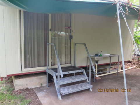 Batchelor Holiday Park - Sydneys Hotel 2