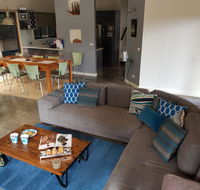 Bay Breeze Holiday Home - Sydneys Hotel