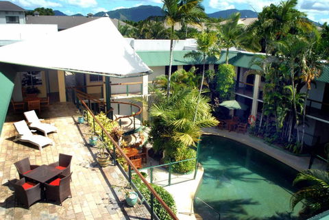 Bay Village Tropical Retreat & Apartments - Sydneys Hotel 0