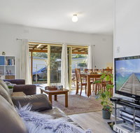 Beach Escape  Currarong - basic family accommodation - Sydneys Hotel
