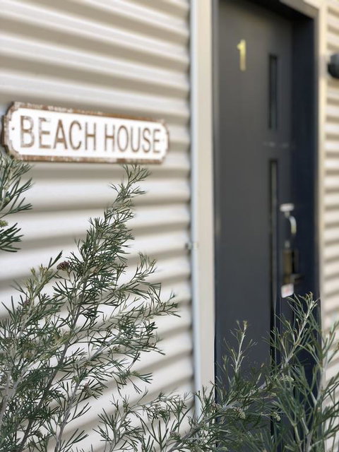 Beach Holiday Apartments - Sydneys Hotel 3