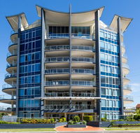 Beach House on Suttons