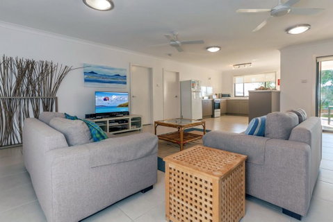 Beach House, Pacific Road, 1/20 - Sydneys Hotel 1