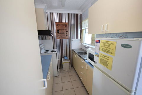 BEACHFRONT 3- 3/12 Bundella Ave LC - Sydneys Hotel 1