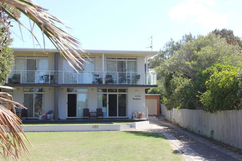 BEACHFRONT 3- 3/12 Bundella Ave LC - Sydneys Hotel 3