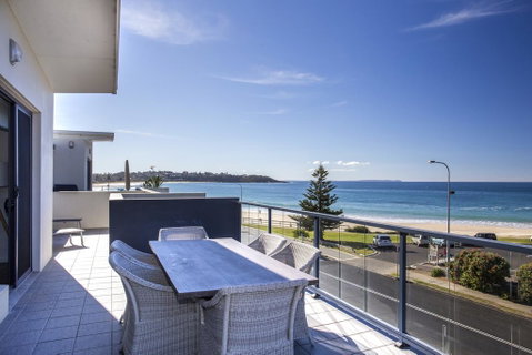 Beachfront Apartment 10 - Sydneys Hotel 0
