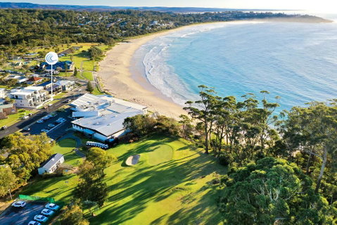 Beachfront One, Mollymook - Sydneys Hotel 3