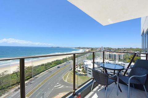 Beachfront Towers - Sydneys Hotel 1